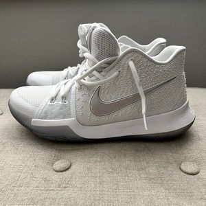 Nike Kyrie 3 Basketball Shoes